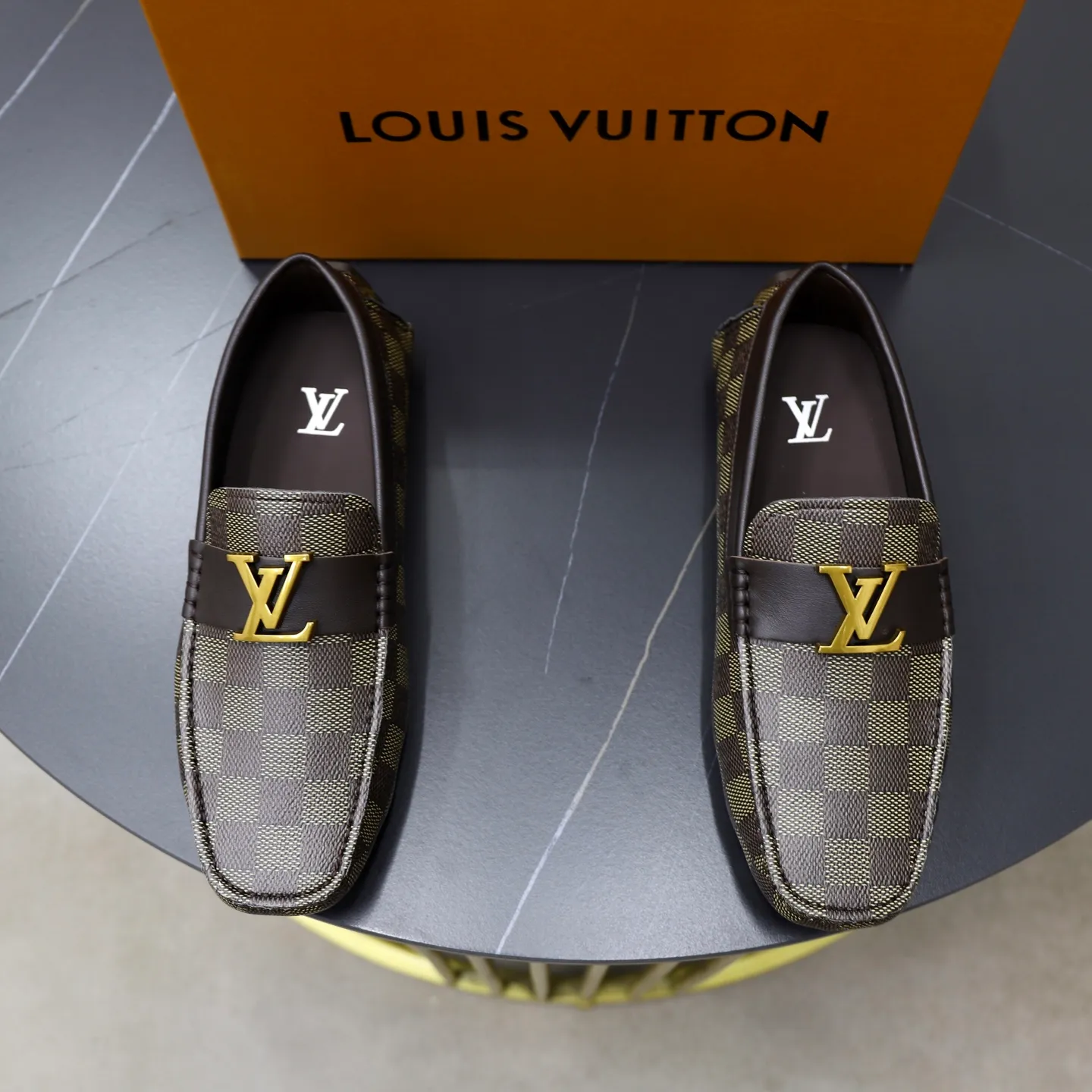 Ex-factory price: 480💰【LV】Louis Vuitton ⚠️High-end men’s driving and pedal series ⚠️38-44 (customized for 45) ⚠️All original cowhide leather! Thick and soft! Made entirely of calfskin lining! Rubber sheet anti-slip beanie sole! Three-dimensional package technology! Fashionable and classic! Handicrafts! Original high quality! Feel free to compare!